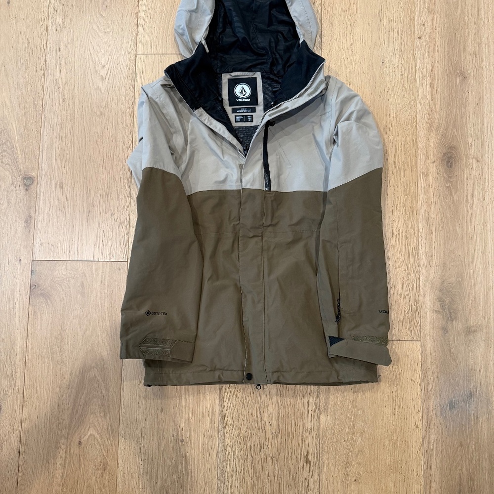 Men's L Gore-Tex Insulated Jacket SMALL